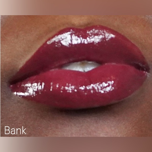 GLOSSIER ISO ITEMS!!!!! - Picture 5 of 6